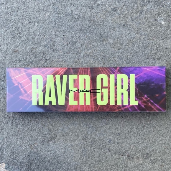 MAC Girls Raver Girl Palette - Picture 7 of 8